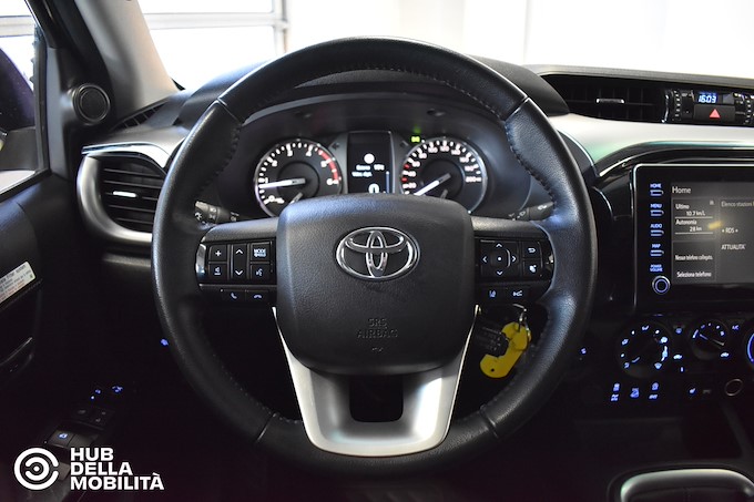 TOYOTA Hilux 2.8 D 4WD 4 porte Double Cab Lounge